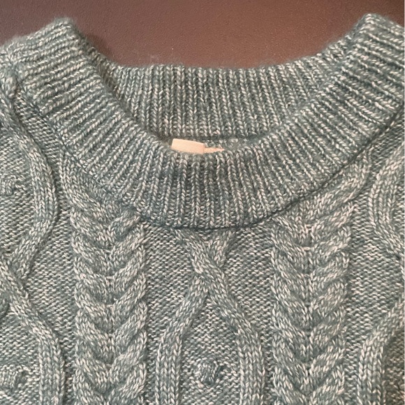 a.n.a. Women’s Crew Neck Knit Sweater Ballon Sleeves Green S. New w tag. - Picture 5 of 9